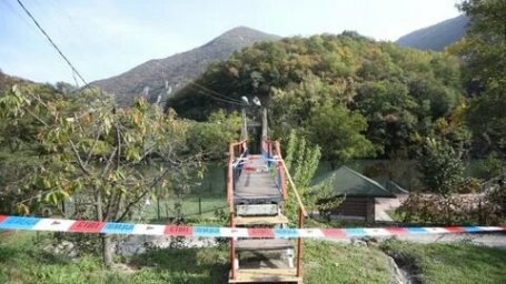 A suspension bridge with tourists collapsed in Serbia