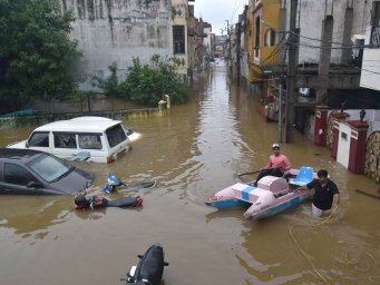 Bangkok is preparing for flooding due to heavy downpours