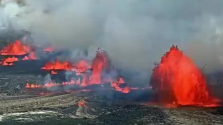 Kilauea volcano erupts in Hawaii