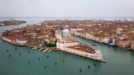 Venice will introduce an entrance fee to the city from April 25