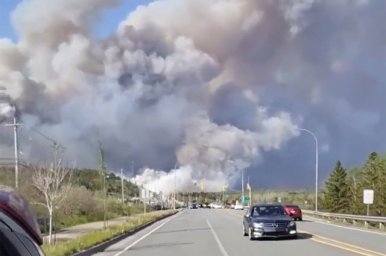 Forest fire rages near Bodrum Airport