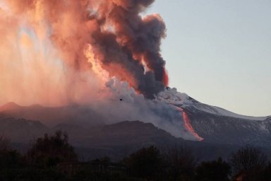 Mount Etna has shown activity in Italy