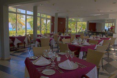Renovation of the restaurant at the Occidental Arenas Blancas Hotel