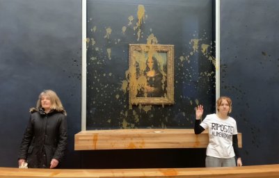 Eco-activists poured soup over the painting "Gioconda" in the Louvre