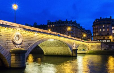 American tourist raped in the center of Paris