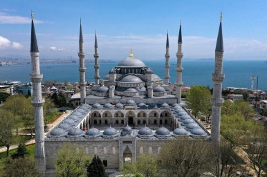 Blue Mosque in Istanbul opened after five years of restoration
