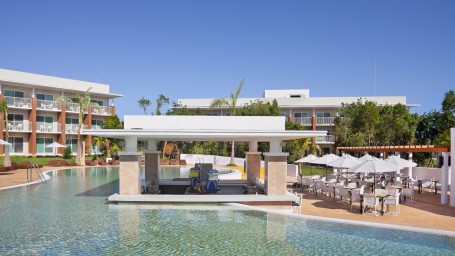 Закрытие бассейна в отеле Playa Vista Azul