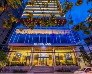 Закрытие бассейна в отеле Queen Ann Hotel