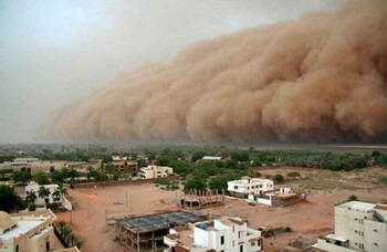 На Египет обрушились ливни с градом и песчаные бури